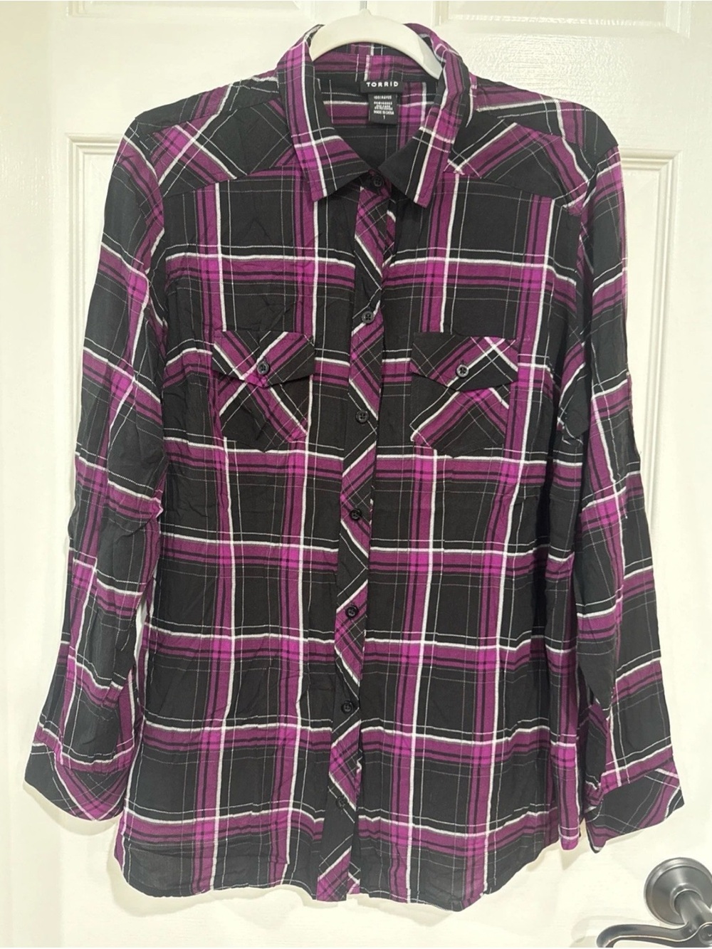 Torrid Women's SZ 1 (1X) Long Sleeve Roll Tab Button Up Plaid Shirt Black/Purple